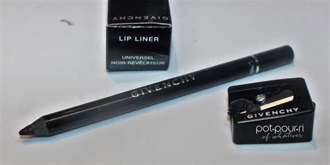 Givenchy universal noir lip liner